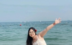 久久草情侣vs国产